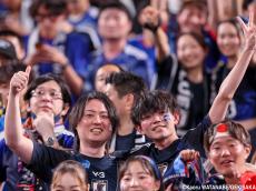 平日の埼スタに52398人が来場…W杯最終予選初戦で大声援を送ったサポーター:Vol.2(35枚)