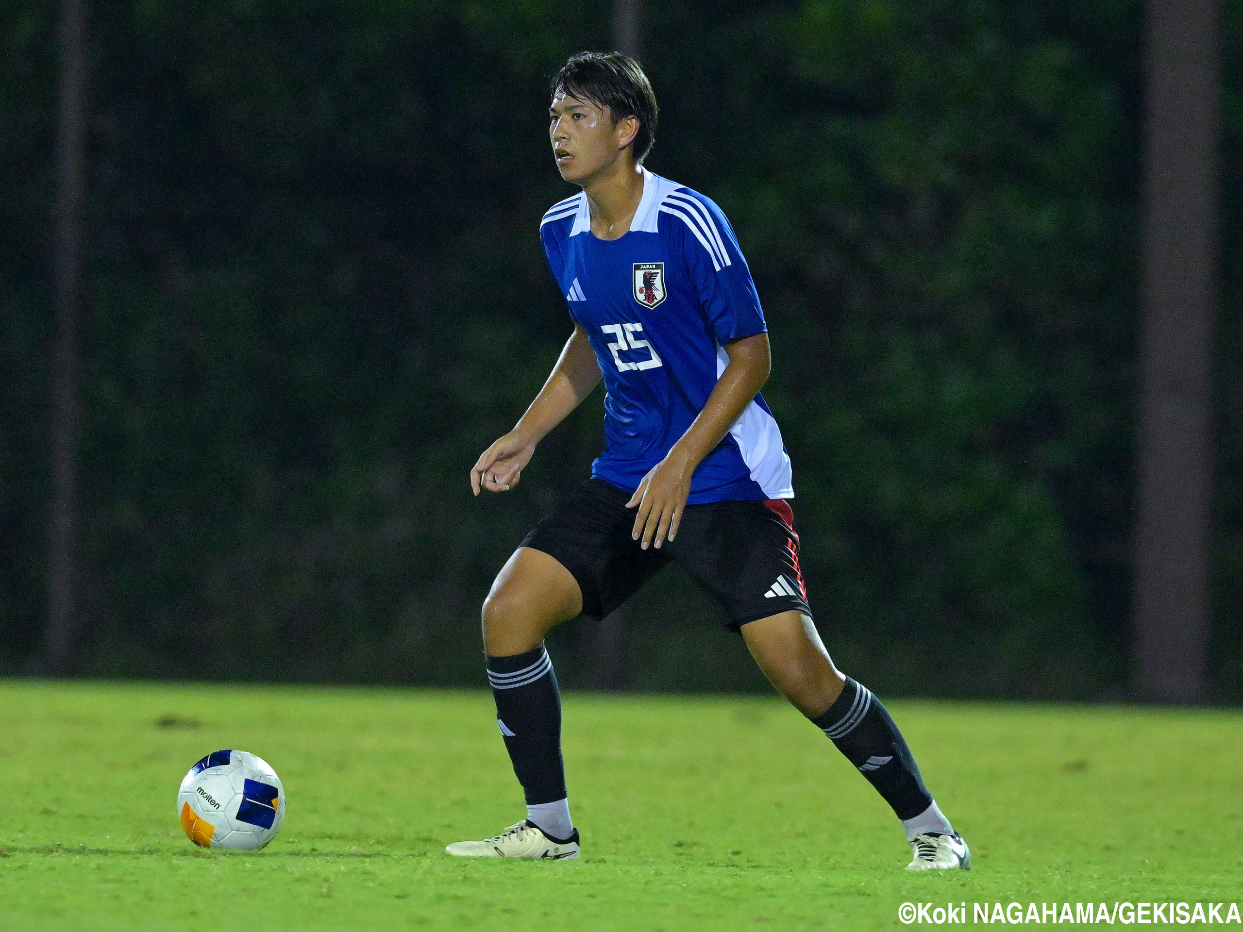 U-19日本代表の最終ラインに立ちはだかったDF塩川桜道、DF喜多壱也、DF池田春汰(15枚)