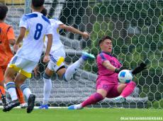 [MOM4838]愛媛県GK山田徠斗(愛媛U-18、1年)_ダイナミックな飛び出しとセーブで大阪府を完封