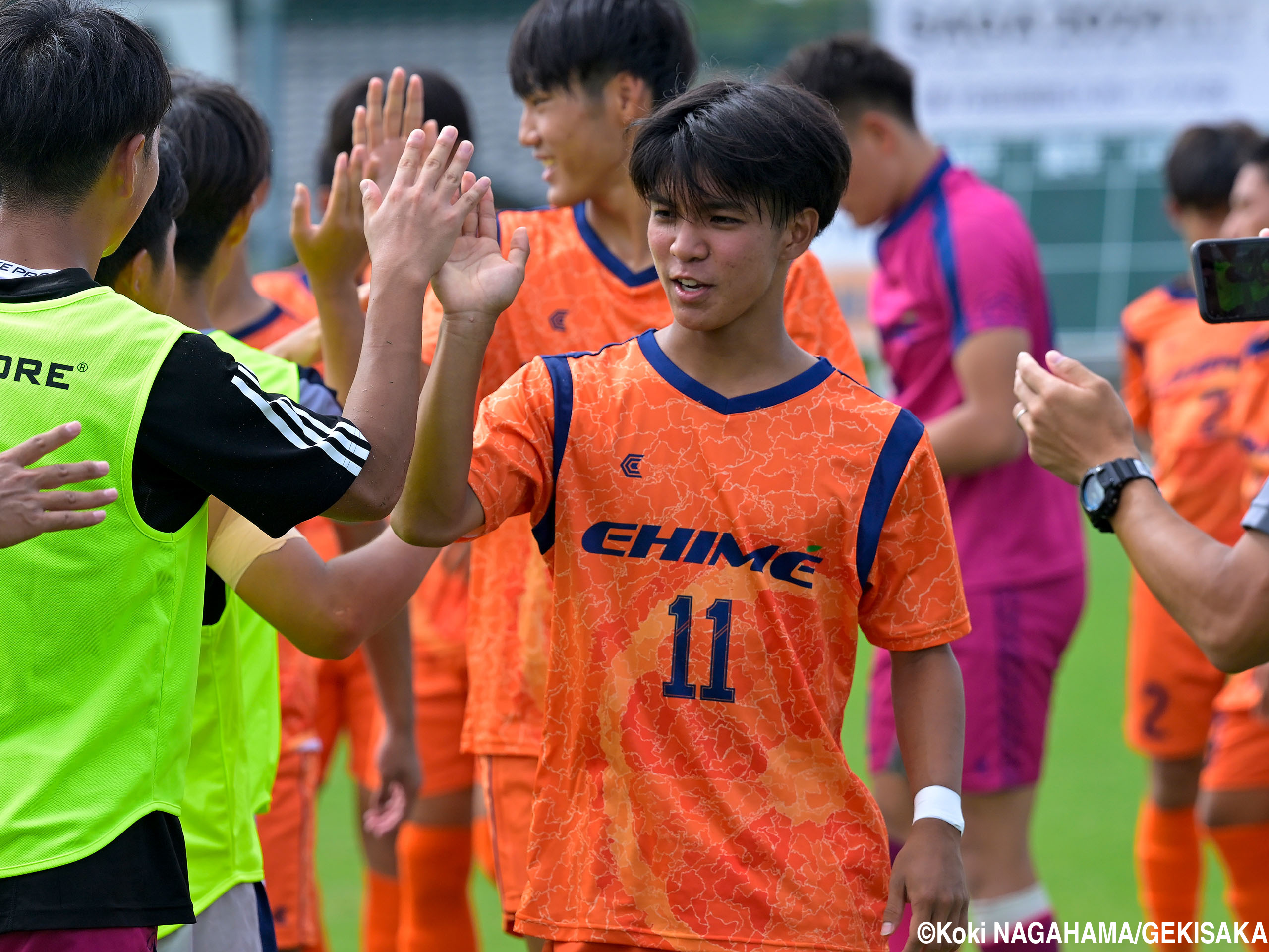 [国スポ少年男子]終盤に貴重な追加点を挙げた愛媛県FW玉城千也(4枚)