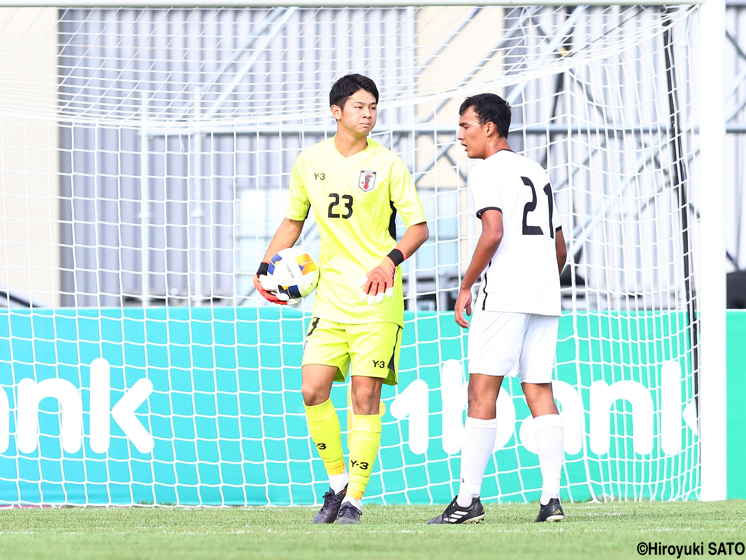 U-19日本代表唯一の高校2年生、16歳GK荒木琉偉が初戦完封(5枚)