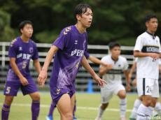 [東京都1部リーグ]抜群の高さを発揮。堀越DF森奏が1-0勝利に大きく貢献(4枚)