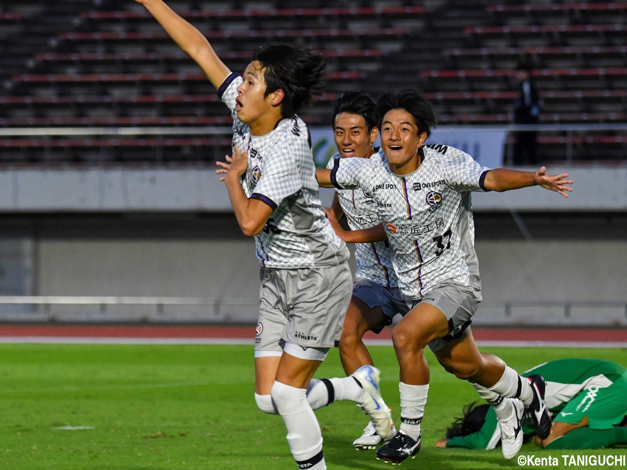 [関西]京都橘大が1部残留へ大きな一勝、1年生FW伊原快が劇的AT弾(20枚)