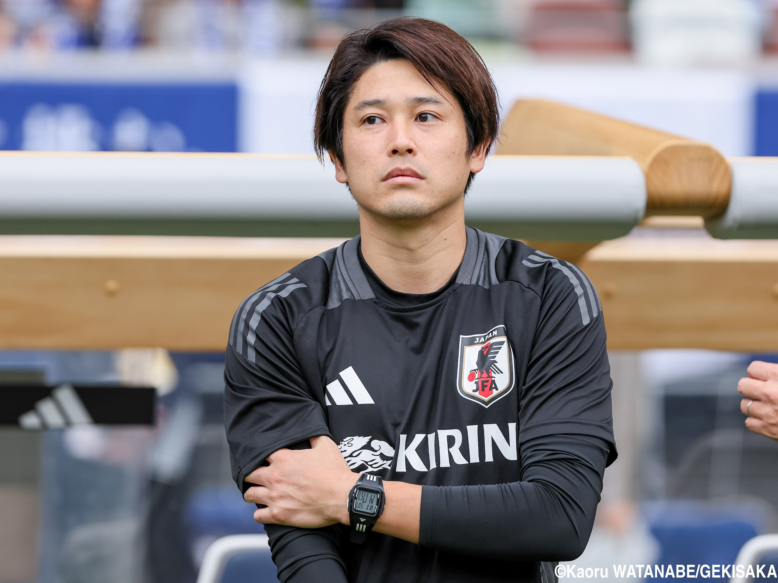 1試合限定でコーチを担当した元日本代表DF内田篤人氏(5枚)