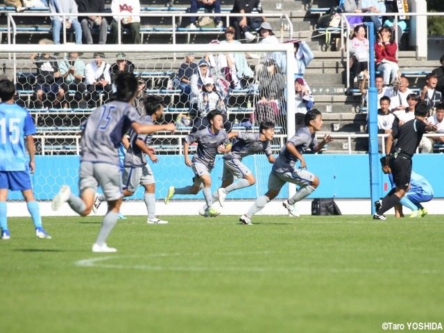 先発復帰のFW川上哲平主将が桐光学園相手に2発!横浜創英を初の決勝へ導く