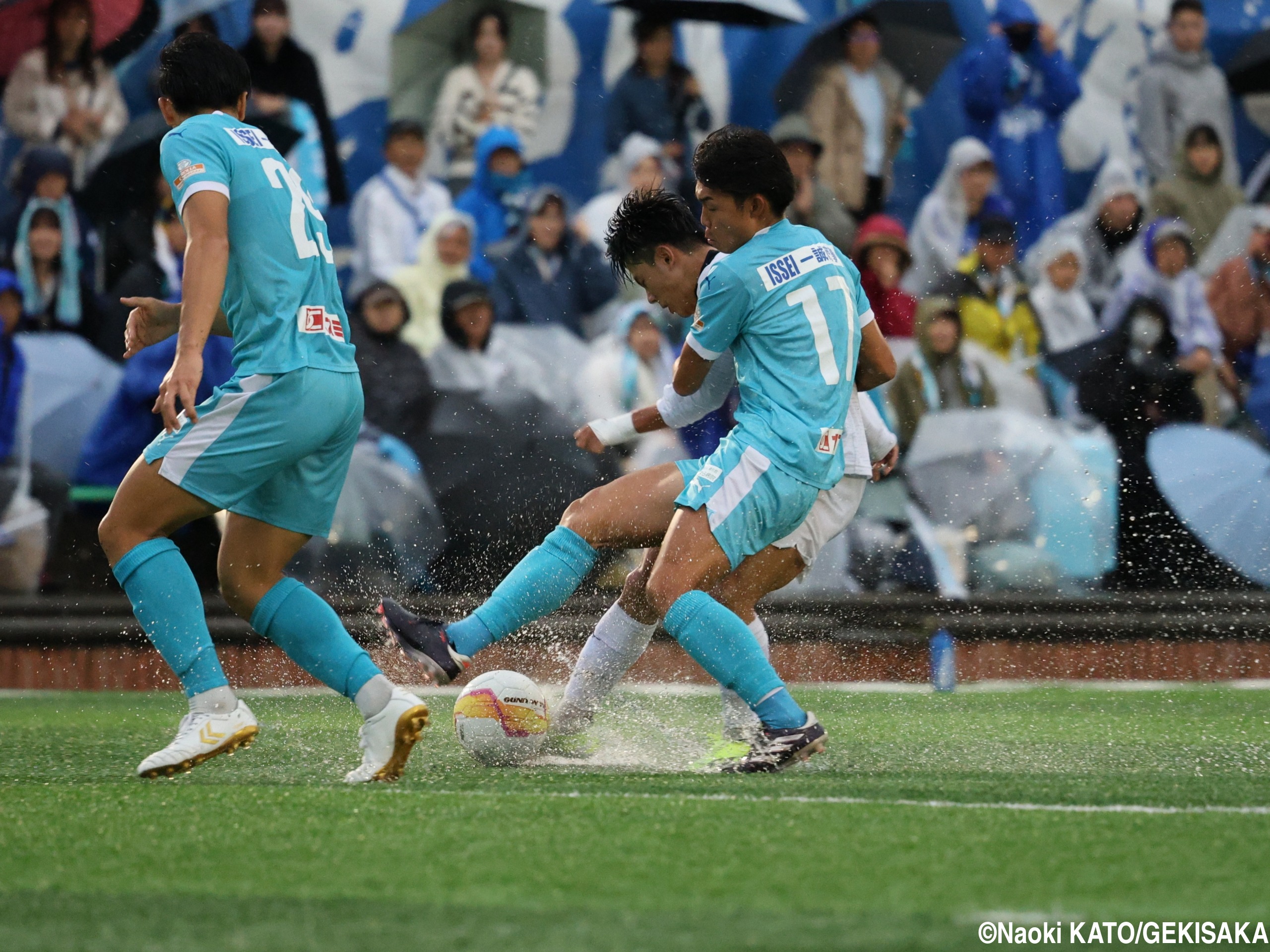 [関東]雨中の一戦は痛み分け…優勝争う筑波大、残留争う国士舘大は1ポイントを積む(20枚)