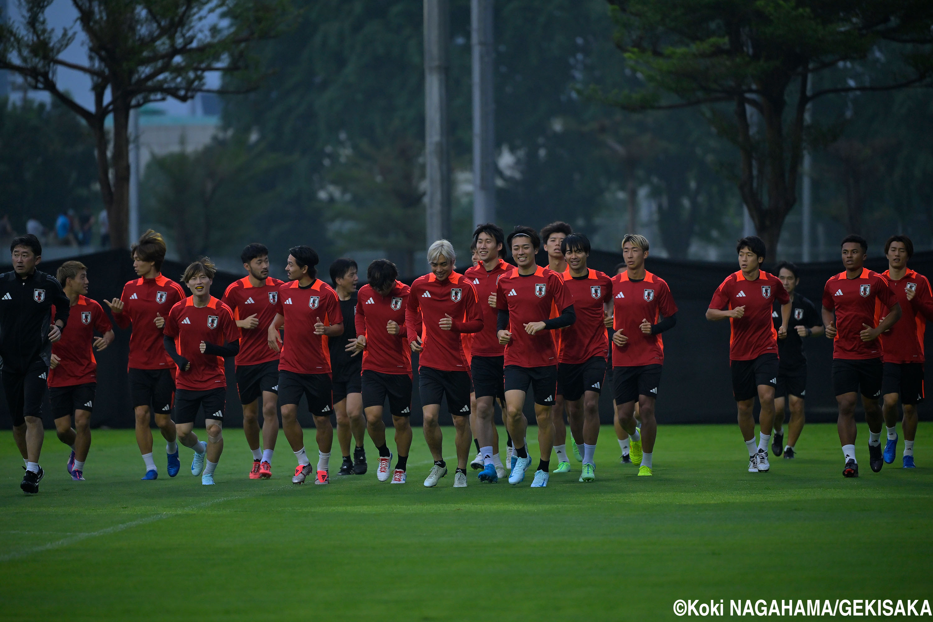 森保J、雨上がりのジャカルタに27人全員集合!! アウェー2連戦へ本格始動(30枚)