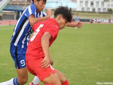 [選手権予選]神村学園の注目DF新垣は存在感のある動きも鹿児島決勝で敗退に(4枚)