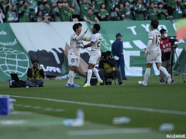 ハットトリック達成者が1試合で2人…中3日の川崎Fが東京Vとの超乱打戦を制す!