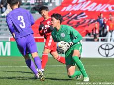 [MOM4973]龍谷富山GK吉田啓剛(2年)_勝敗決する5番目のPKキッカーに抜擢…元GK指揮官の「高い要求」に応え続ける守護神