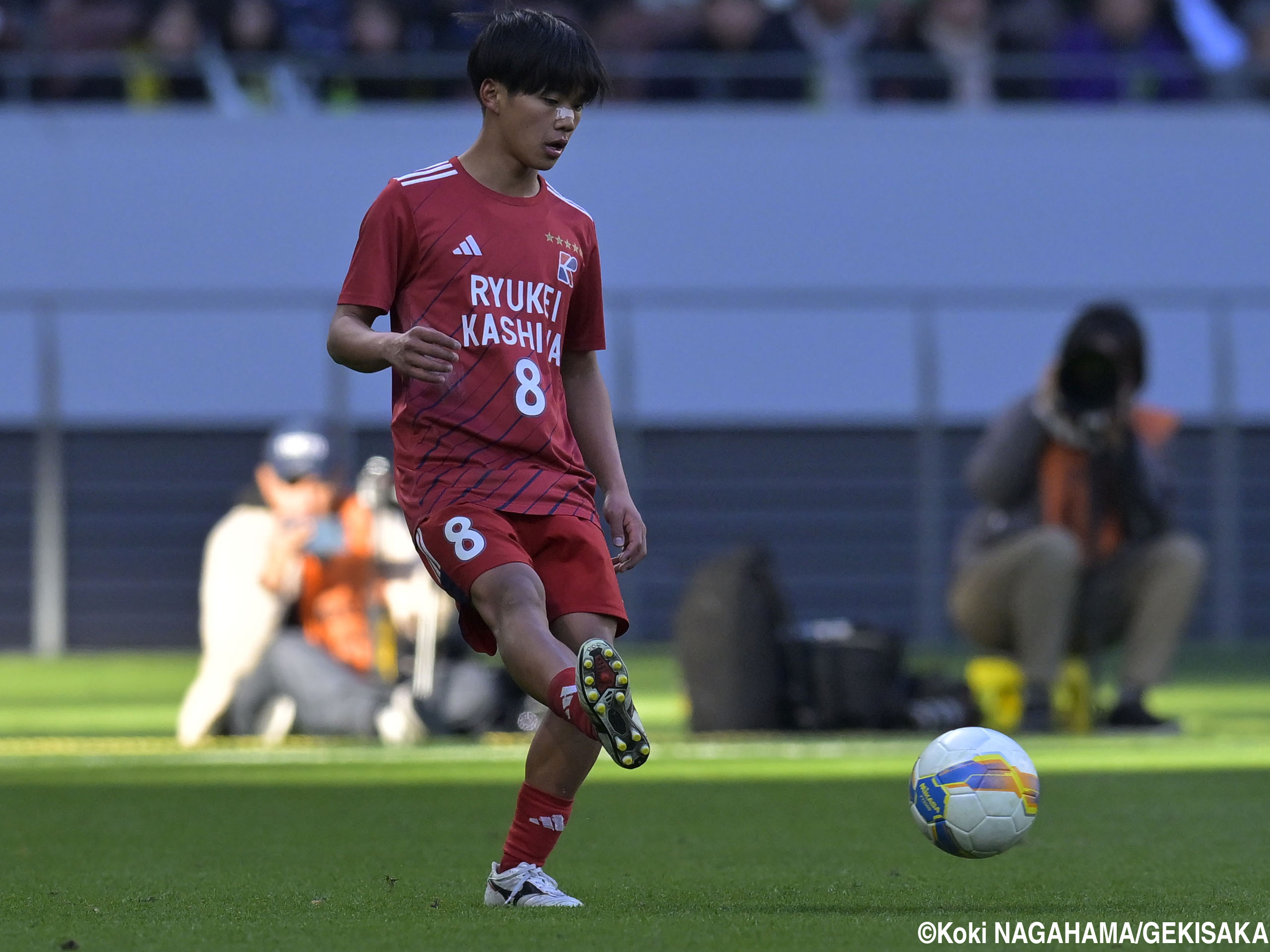 流経大柏の富山内定MF亀田歩夢が選手権ファイナルのスコアを動かす先制弾(12枚)