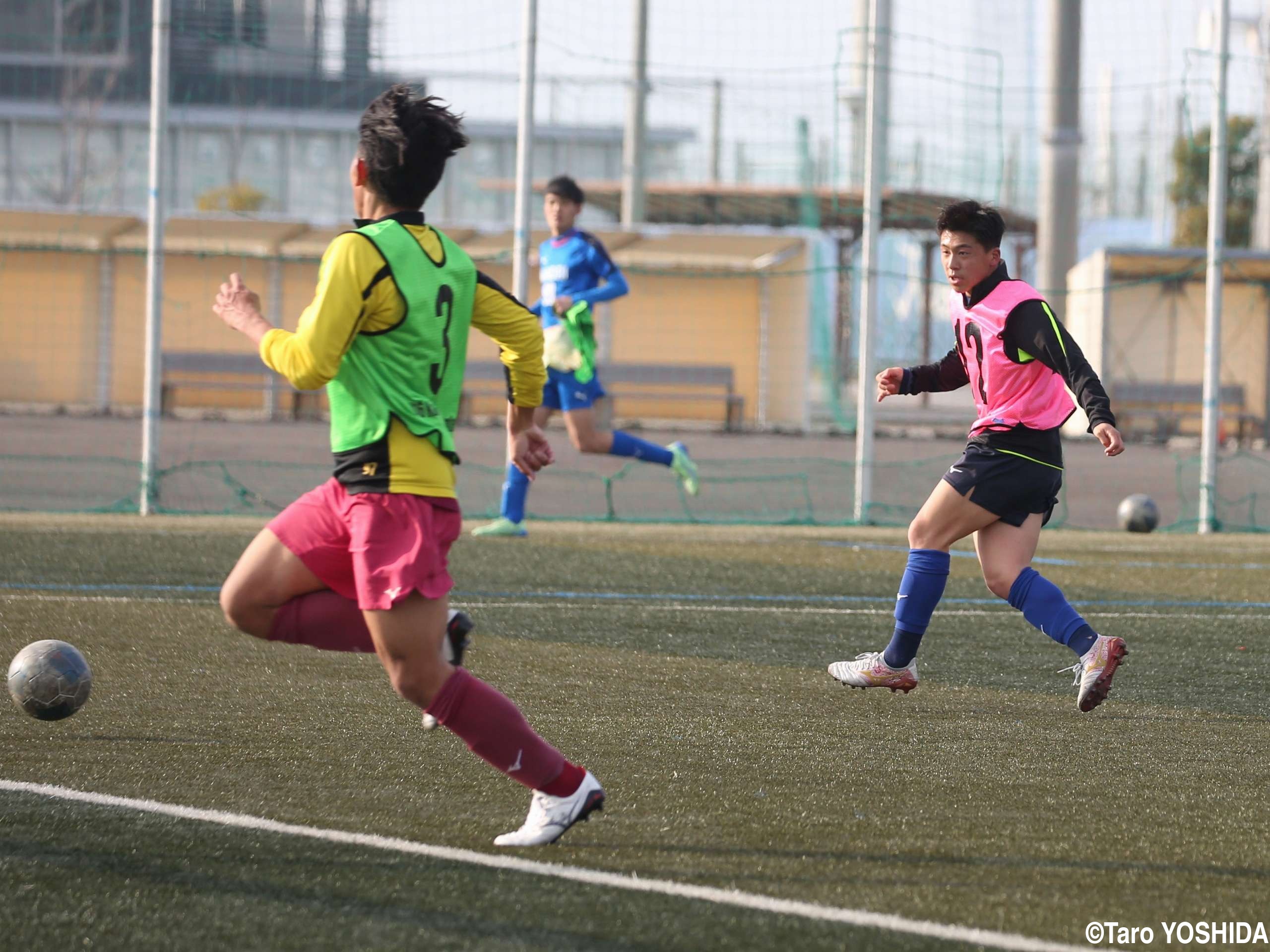 [関西U-17キャンプ]チームAは紅白戦でFW空久保、MF池がゴール(30枚)