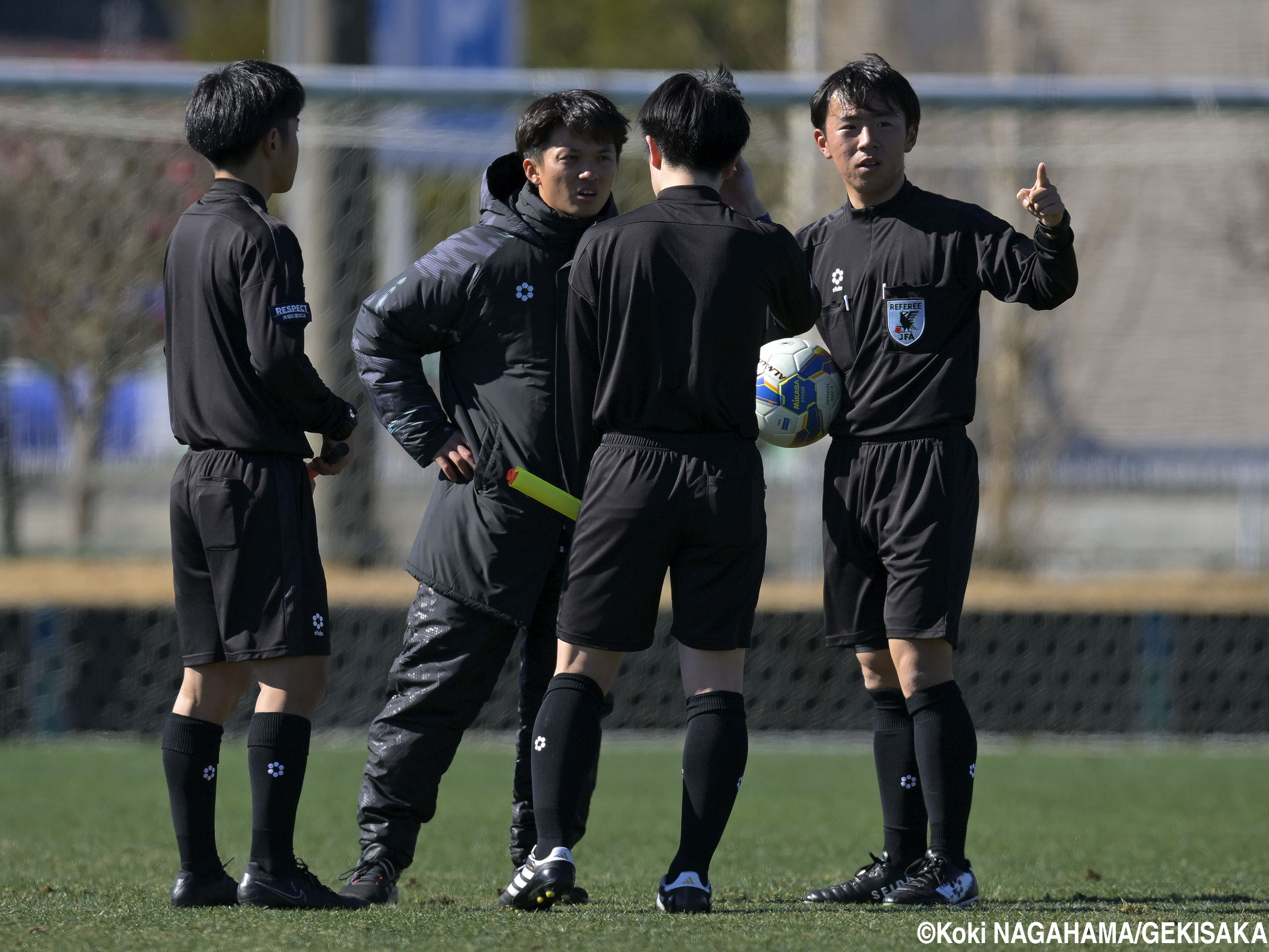 ユース審判員も合宿初戦!! 日本高校選抜候補とU-17日本高校選抜候補の試合を30分×9本担当(30枚)