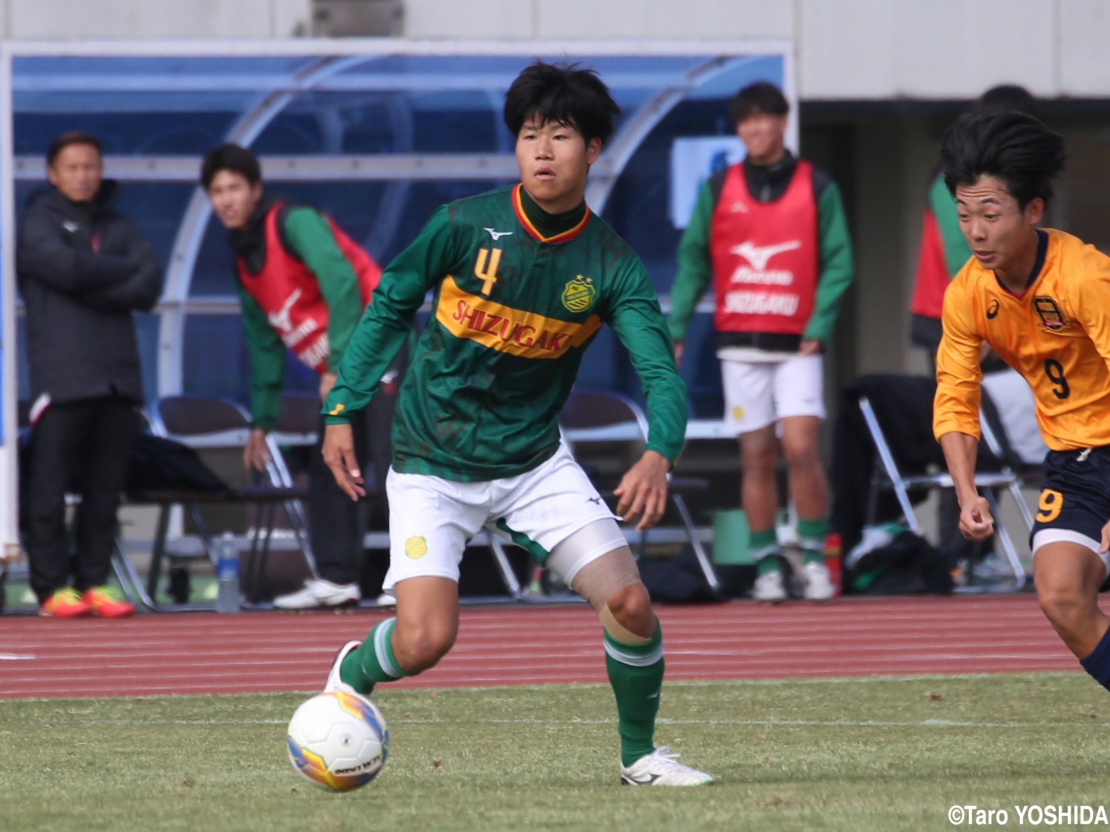 [新人戦]188cmの注目CB。静岡学園DF吉田が静岡準決勝、決勝で連発(6枚)