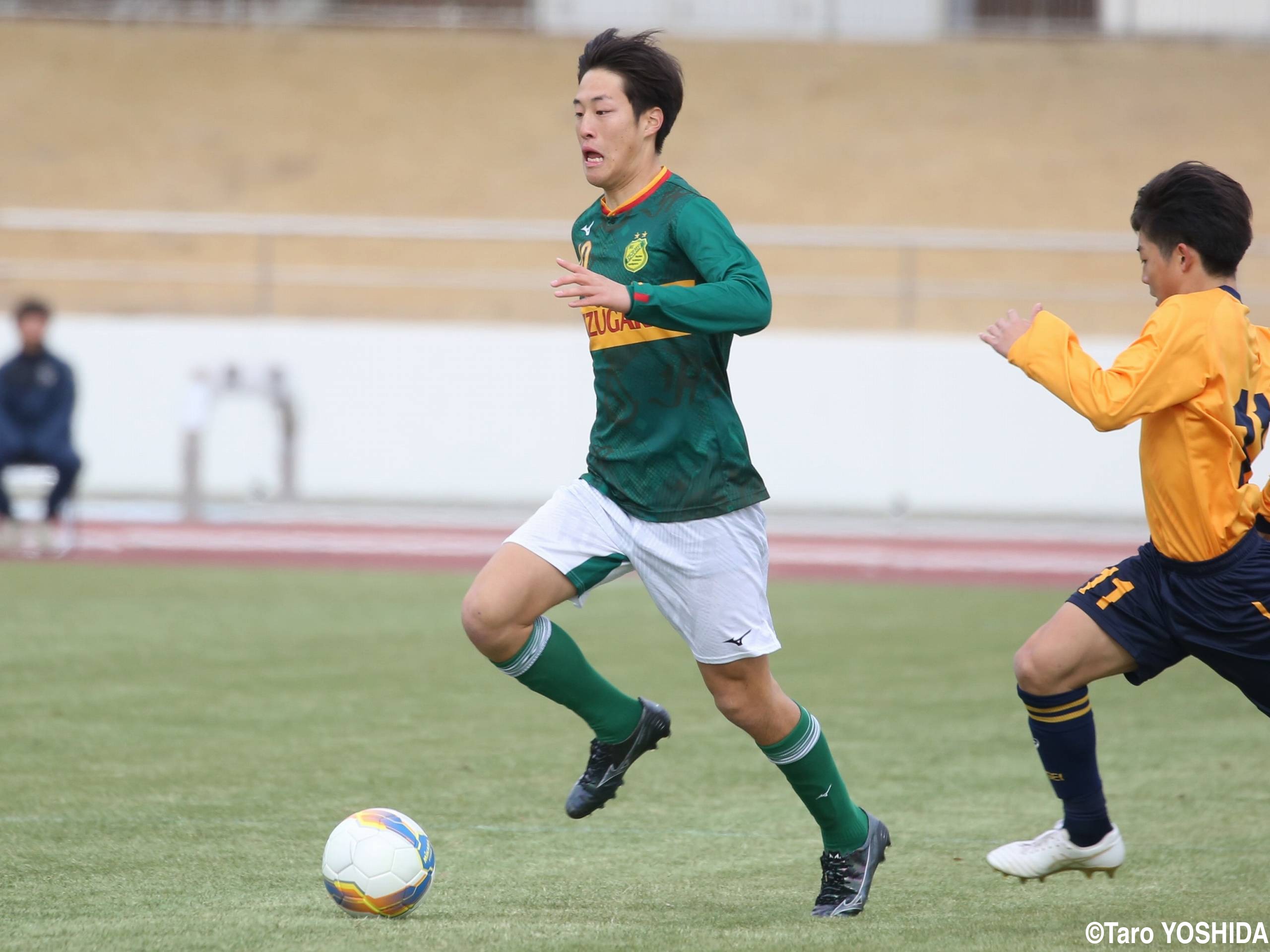 [新人戦]ともに選手権準々決勝で先発出場。静岡学園の強力レフティ、10番MF佐々木&MF神吉(6枚)