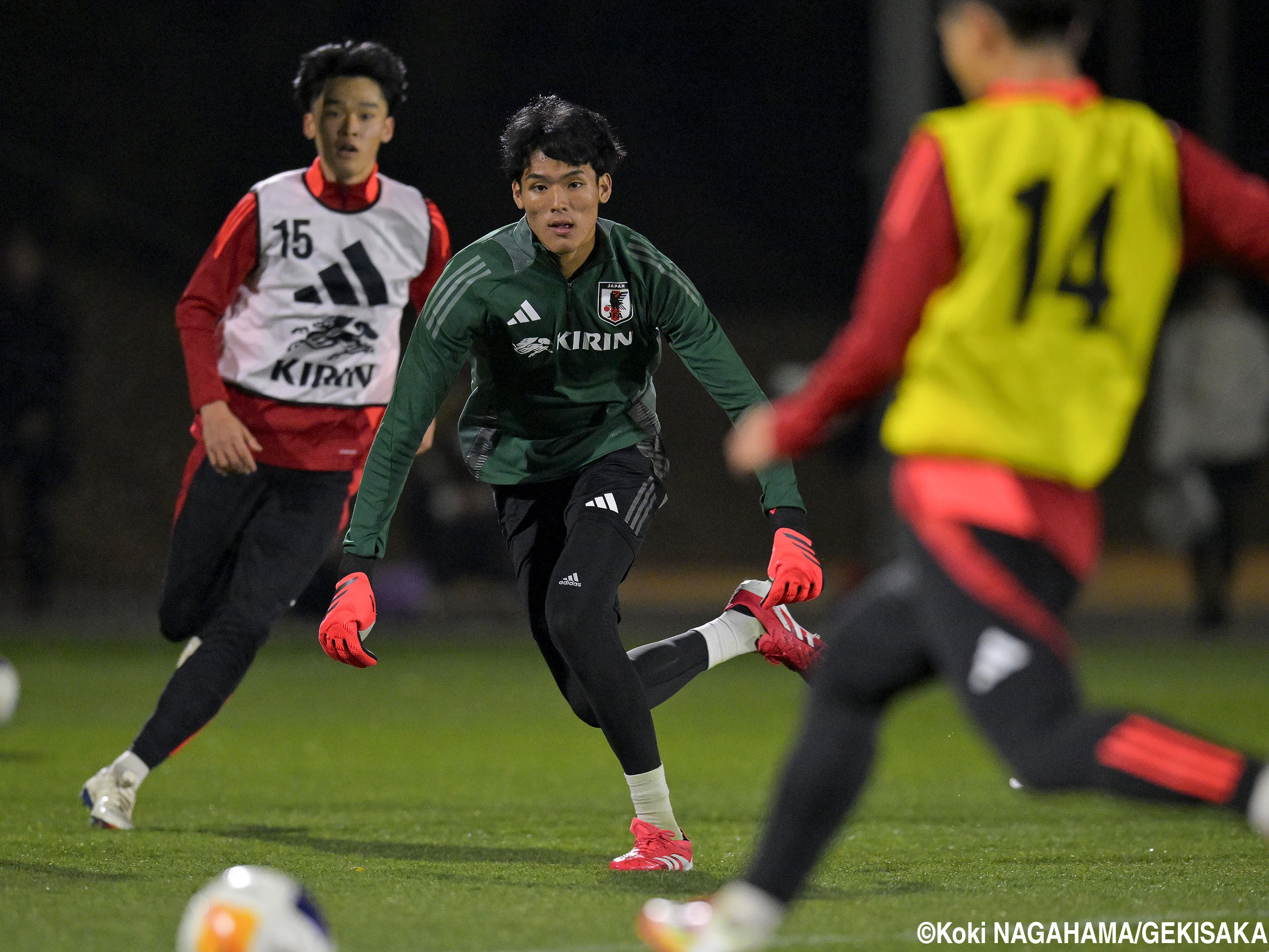 “ロス世代”の守護神候補…U-20日本代表GK後藤亘(FC東京)、中村圭佑(東京V)(11枚)