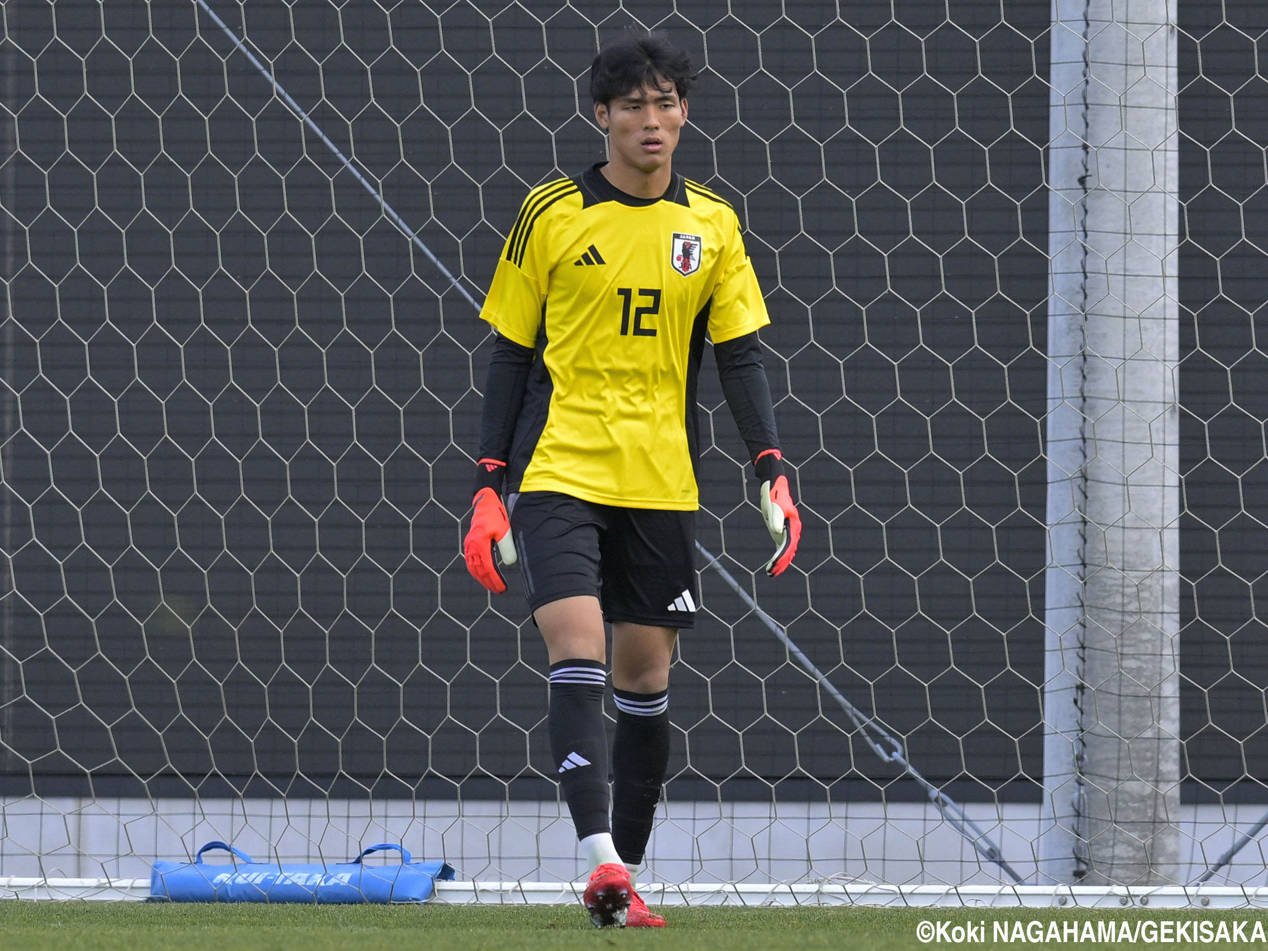 長野戦2本目、3本目でゴール守ったU-20日本代表GK後藤亘(FC東京)、中村圭佑(東京V)(11枚)