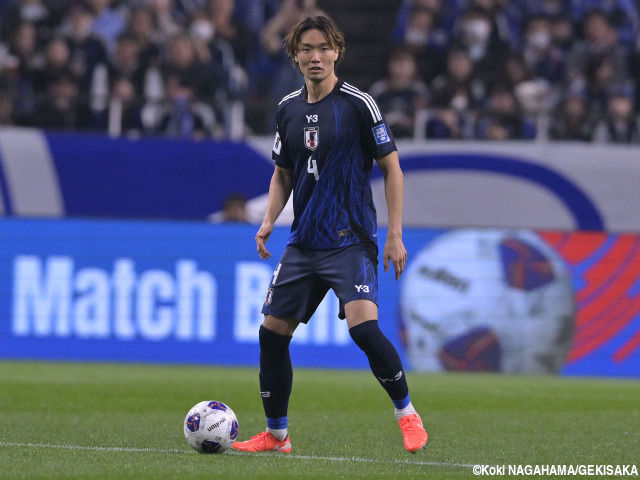レジェンド背番号を着用! アヤックスがボルシアMGの日本代表DF