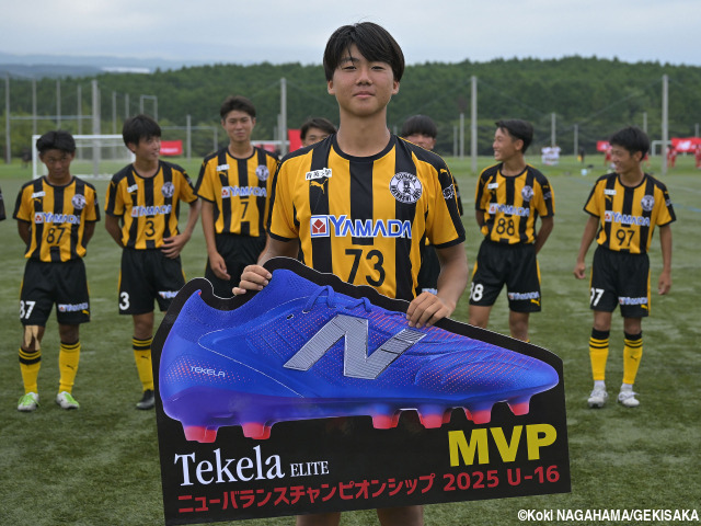前橋育英　ピステ、白ユニ上下
購入さん専用 前橋育英 ピステ、白ユニ上下 購入さん専用