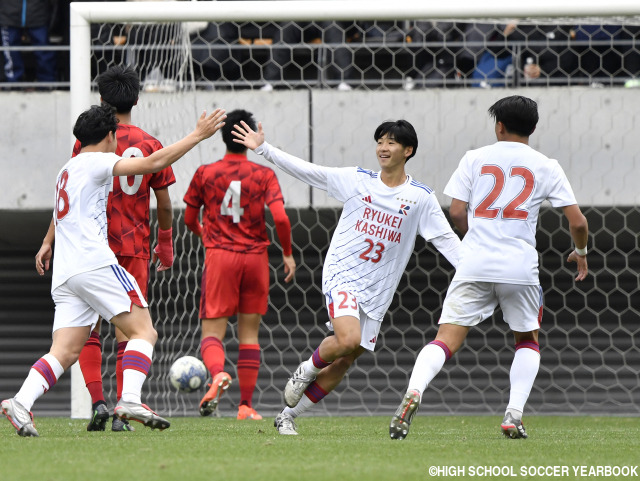 交代策で流れ引き寄せた流経大柏、初出場から2分でアシストのMF平野万