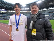 将来は「イタリアに挑戦したい」主将として夏冬連覇、CBとして別格守備