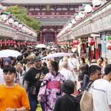 インバウンド急増で…「宿泊税」導入検討が全国自治体で相次ぐ