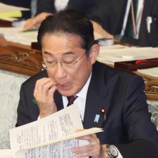 岸田首相と森喜朗元首相に会食報道…SNSで《密室料亭政治の醜悪》とコキおろされる必然