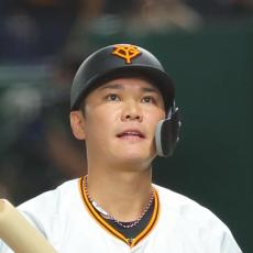 巨人・坂本勇人は《潔くユニホーム脱ぐべき》低迷でも“1年延命”で現役続行か