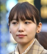 飯豊まりえ主演「オクトー」上々の滑り出し 高橋一生との結婚もプラス、俳優夫妻の気になる“距離感”