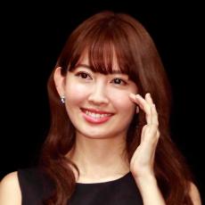 元AKB48小嶋陽菜が暴行被害に 逮捕の過激ファン「旅行精神病」の可能性…心理学者が指摘