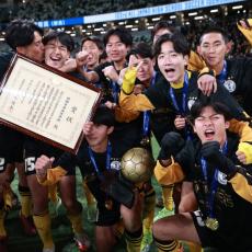 【高校サッカー】選手権決勝で敗れた流経大柏を見ながら、43年前の帝京の準々決勝敗退を思い出した【六川亨のフットボール縦横無尽】