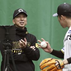 阪神・藤川監督「取材拒否」「黙とう不在」の舞台裏…岡田前監督とのハレーションに周囲ヒヤヒヤ