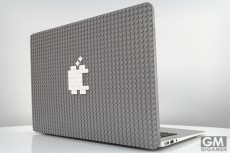 MacBook用のLEGO風ケース「Brik Case」でいつでもどこでもアーティスト！