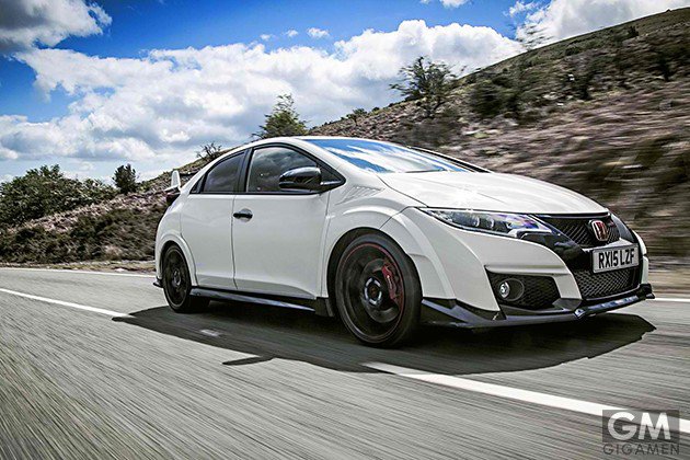 注目の新型「シビックTYPE R」英国でロードテスト