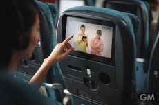 機内でヨガと瞑想を実行！ キャセイ航空が新番組の放映を開始