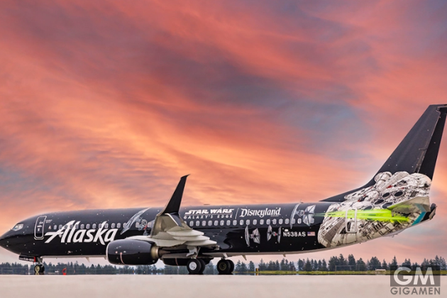 アラスカ航空、スター・ウォーズ特別塗装機をネットワークに投入