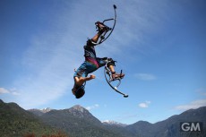 Air-Trekker Jumping Stiltsで驚異のジャンプ力を手に入れる！