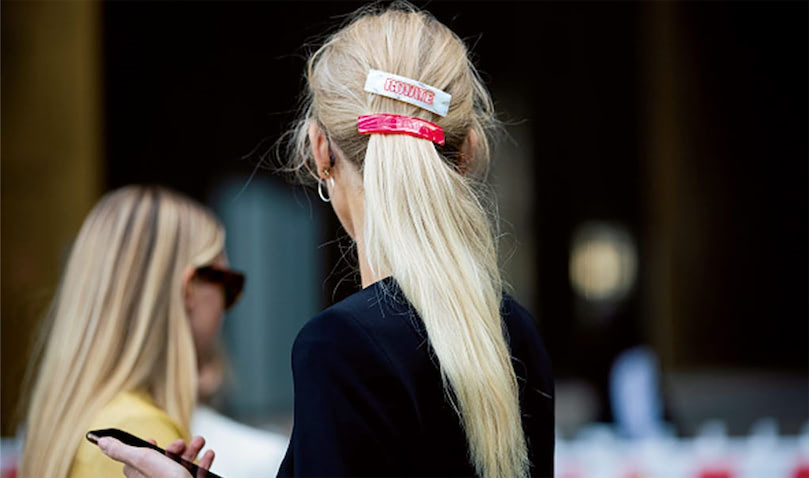 シンプルな服に似合うヘアアクセサリー