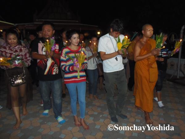 万仏節(マーカブーチャー)の祭事、バンコクでは酒類販売禁止で繁華街も暗く