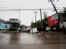 【タイ】4月8日 午前8時、バンコク近郊で大雨と強風