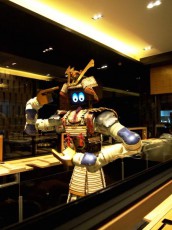 【タイ】ロボットが働く!?　タイの日本食レストラン