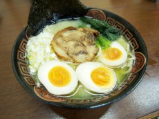 【タイ】ラーメン戦国時代のバンコクで隠れた人気の家系ラーメン居酒屋『仙台釜神家』