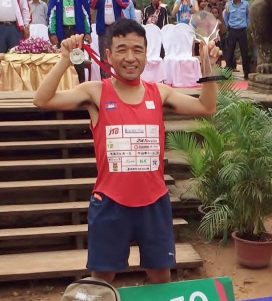 【カンボジア】猫ひろし、リオ・オリンピック出場へ向け「アンコールエンパイアマラソン」カンボジア人1位
