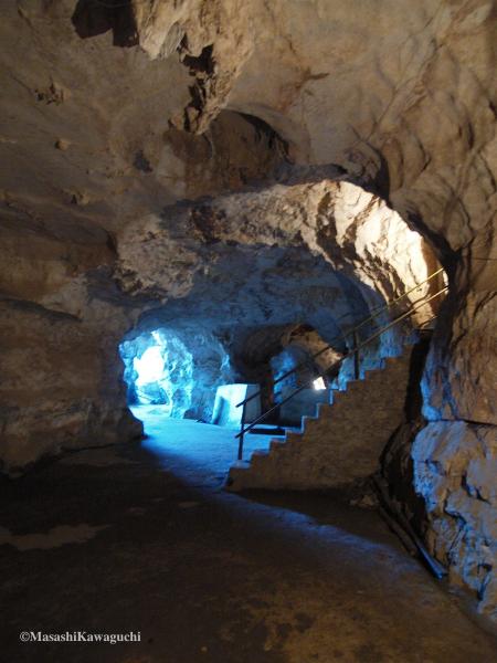 【ラオス】ヴィエンサイの重要史跡の洞窟にオープンしたゴーゴーバー、わずか1週間で閉鎖