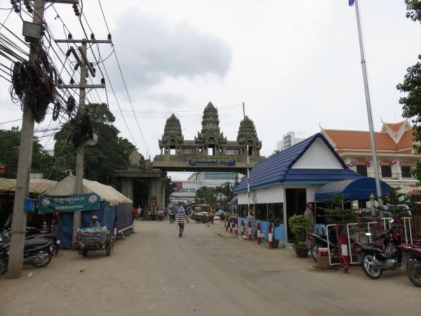 【タイ】バンコク爆弾テロ発生から2週間ー実行犯2人はカンボジアに逃亡