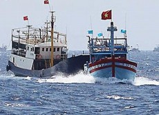 【南シナ海】米イージス艦が中国造成人工島の12カイリ内を航行―アメリカの本音は！ 