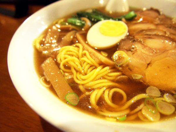 【タイ】「バンコクの昔ならでは」のラーメン店は少なくなったが人気はある