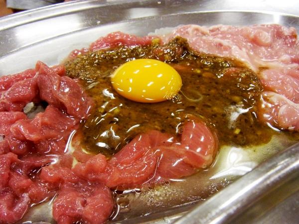 【タイ】暑い中で食べる鍋料理「タイスキ」