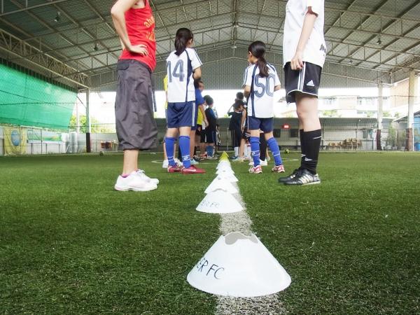 【タイ】在住日本人の子どもたちのためのサッカースクール