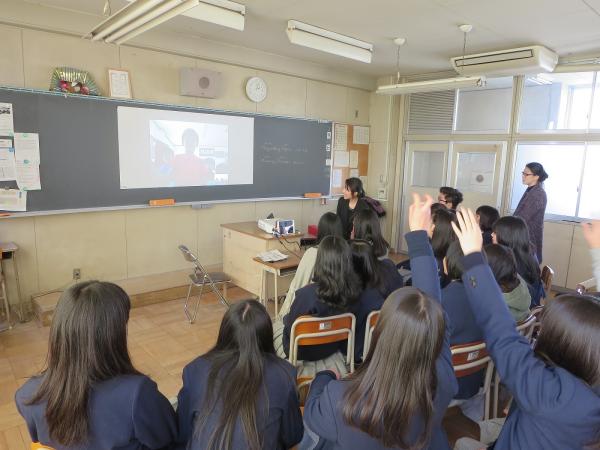 マニラの「路上の子ども」とスカイプで、名東高等学校の生徒が交流―NPO法人アイキャン